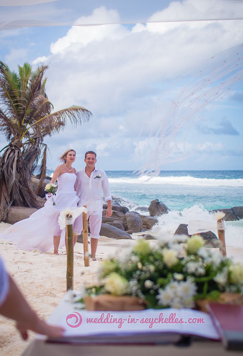 expat-easy-marriage-in-seychelles.jpg